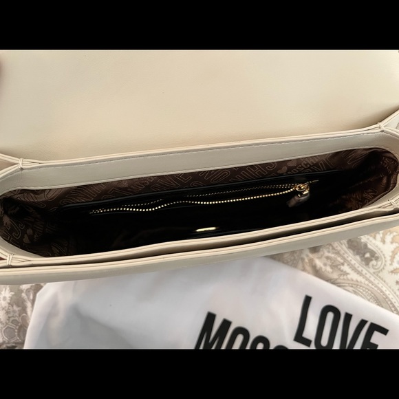 Moschino Handbag (Convertible shoulder bag/crossbody) NWT - Picture 3 of 5